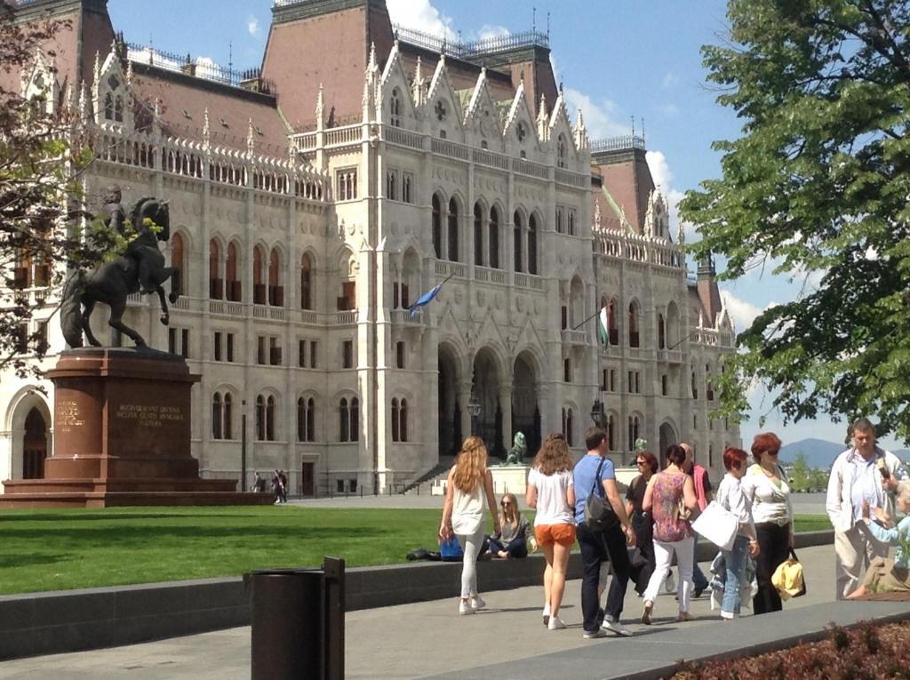 Jazzy Vibes Parliament Rooms And Ensuites Budapest Luaran gambar